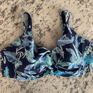 Lands’ End Women’s Chlorine Resistant Twist Front Underwire Bikini Top